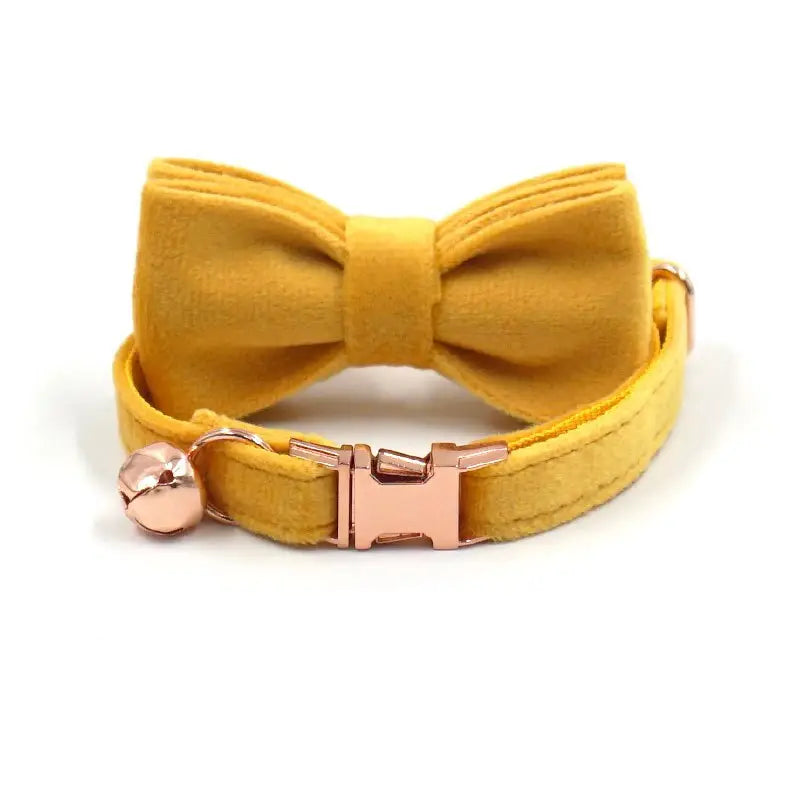 Magnifique collier chat : Collier chat en velours de qualité avec nœud papillon jaune, fermoir en or rose